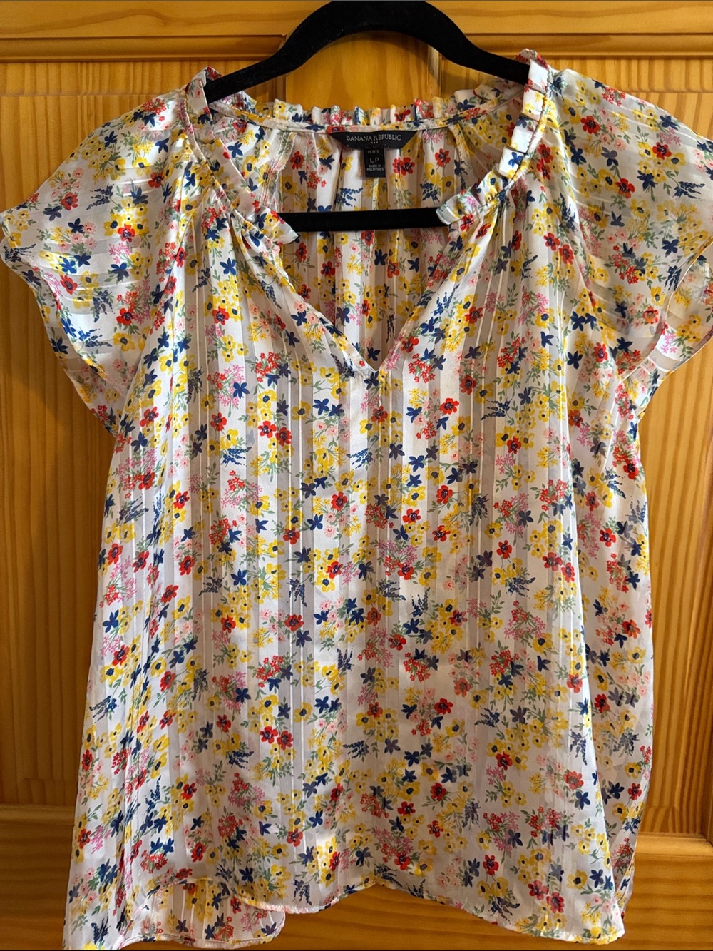 Banana Republic White Floral Pintuck Cap-Sleeve Blouse